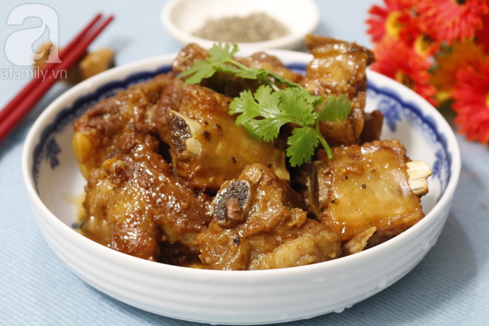 Sườn kho tiêu: Mềm ngon - thiết tha - vàng óng đẹp mắt ăn với cơm nóng thì ngon miễn chê - Ảnh 5. Sườn kho tiêu: Mềm ngon - nồng thắm - vàng óng đẹp mắt ăn với cơm nóng thì ngon miễn chê - Ảnh 5.
