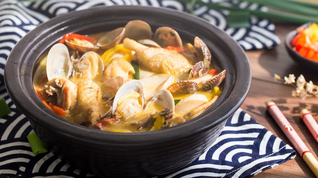 Thêm một cách nấu canh gà nóng hổi cực lạ cho bữa tối mùa đông thêm đầm ấm - Ảnh 4. Thêm một cách nấu canh gà nóng hổi cực lạ cho bữa tối mùa đông thêm đầm ấm - Ảnh 4.