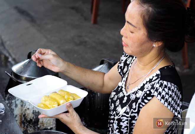 Quán bánh cuốn ngọt Campuchia cực hot ở Sài Gòn: bán cả nghìn chiếc mỗi ngày - Ảnh 3.