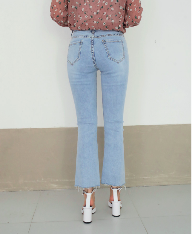 Vòng 3 có lép kẹp thì cũng chẳng sao, nhờ 4 dáng quần jeans nịnh đầm này - Ảnh 14.