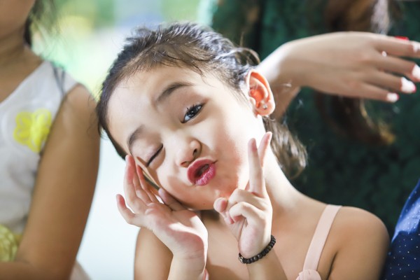 Giống Trường Giang, Trịnh Thăng Bình phải lựa chọn giữa sự nghiệp - gia đình trong ‘Ông ngoại tuổi 30’! - Ảnh 21.