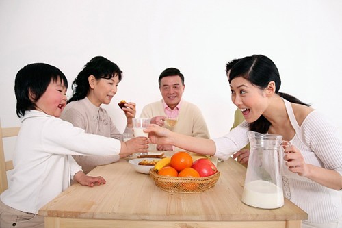 5 loại thực phẩm nguy hại cho cơ thể nếu sử dụng vào buổi sáng - Ảnh 1.