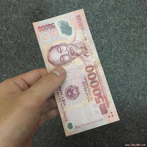Ông chồng tội nghiệp đi làm có tiền nhưng mỗi ngày vẫn ngửa tay xin vợ 50k ăn trưa và phụ phí - Ảnh 3.