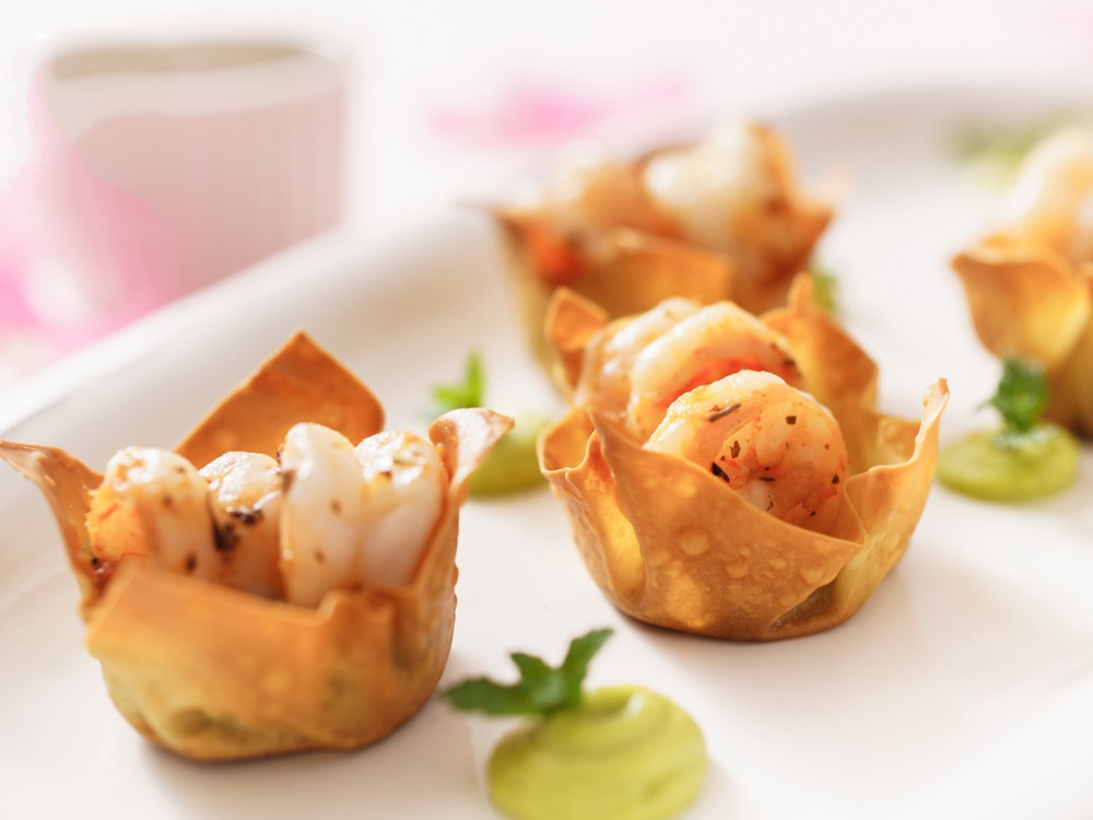 Hoành thánh nướng tôm - món khai vị hoàn hảo cho bữa tiệc cuối tuần - Ảnh 5. Hoành thánh nướng tôm - món khai vị hoàn hảo cho bữa tiệc cuối tuần - Ảnh 5.