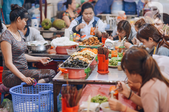 Thiên đường ăn vặt - chợ Cát Bi: Ăn hết sạch món ngon Hải Phòng chỉ với 100.000 đồng là chuyện vô cùng đơn giản! - Ảnh 6.