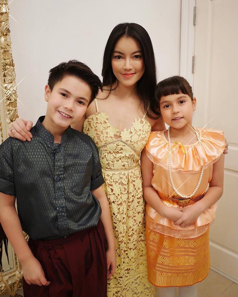 Cặp anh em xinh như thiên thần nhưng khi xem ảnh bố mẹ, mọi người còn ngỡ ngàng hơn - Ảnh 23.