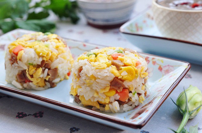 Cơm chiên ngũ sắc làm thật nhanh ăn thật ngon - Ảnh 7. Cơm chiên ngũ sắc làm thật nhanh ăn thật ngon - Ảnh 7.