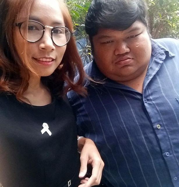 Câu chuyện tình yêu vượt qua mọi giới hạn của cặp đôi đũa lệch chồng xấu vợ xinh này sẽ giúp bạn có thêm niềm tin vào tình yêu - Ảnh 3.