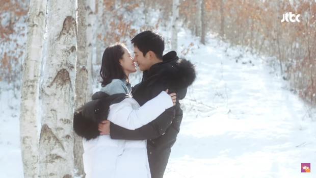 ‘Mệt mỏi’ với gần 50 cảnh ôm - hôn của Son Ye Jin và Jung Hae In trong ‘Chị đẹp mua cơm ngon cho tôi’ - Ảnh 28.