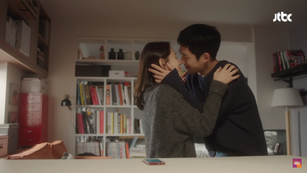 ‘Mệt mỏi’ với gần 50 cảnh ôm - hôn của Son Ye Jin và Jung Hae In trong ‘Chị đẹp mua cơm ngon cho tôi’ - Ảnh 35.