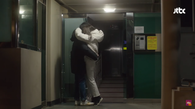 ‘Mệt mỏi’ với gần 50 cảnh ôm - hôn của Son Ye Jin và Jung Hae In trong ‘Chị đẹp mua cơm ngon cho tôi’ - Ảnh 41.