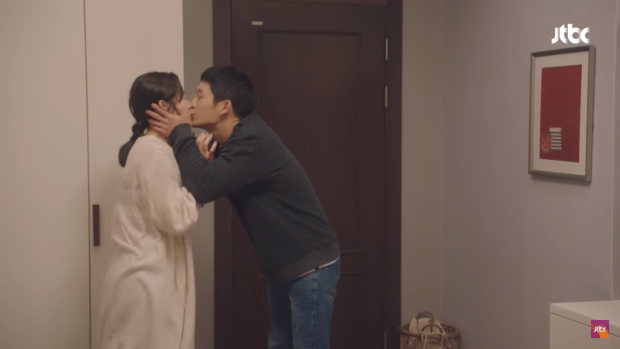 ‘Mệt mỏi’ với gần 50 cảnh ôm - hôn của Son Ye Jin và Jung Hae In trong ‘Chị đẹp mua cơm ngon cho tôi’ - Ảnh 7.