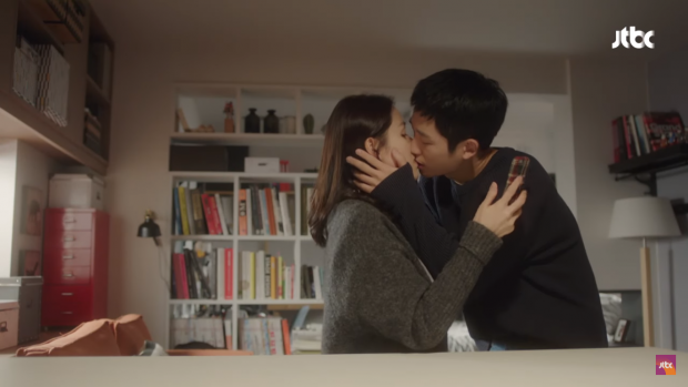 ‘Mệt mỏi’ với gần 50 cảnh ôm - hôn của Son Ye Jin và Jung Hae In trong ‘Chị đẹp mua cơm ngon cho tôi’ - Ảnh 9.