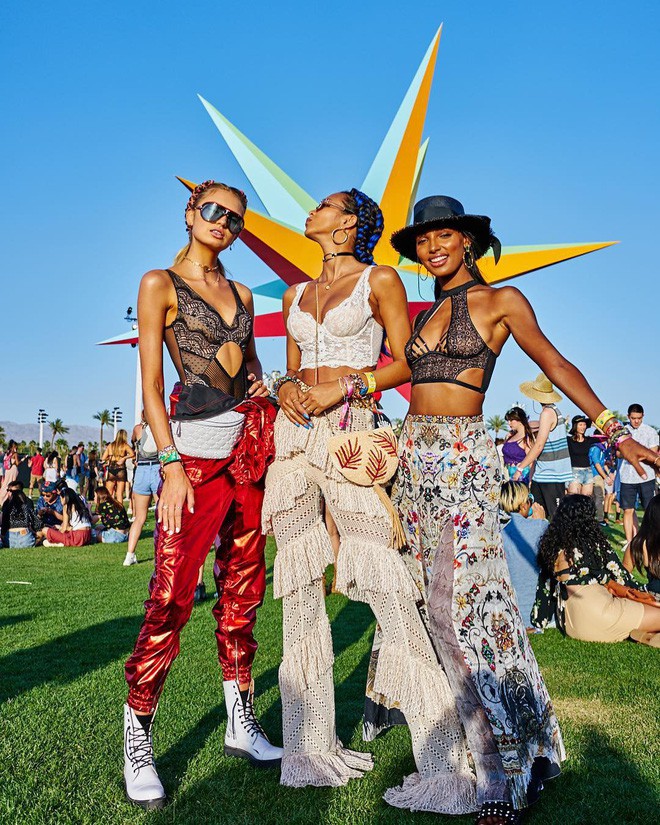 Học style của các bạn trẻ tại Coachella 2018 để lên đồ thật đỉnh cho mùa quẩy sắp tới - Ảnh 18.