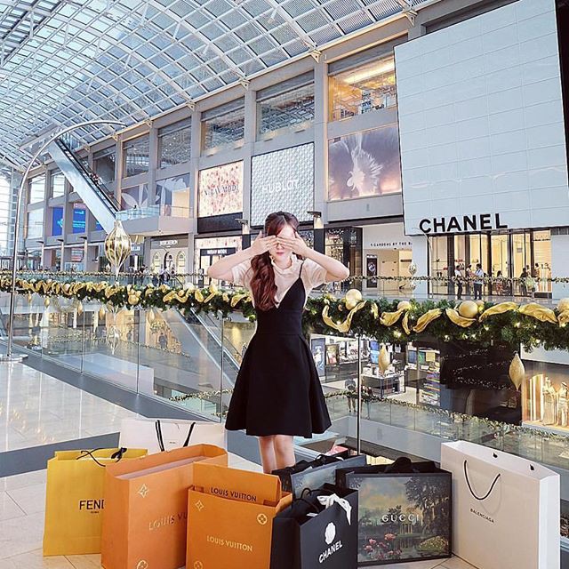 Phong cách khoe hàng hiệu của Hội con nhà giàu Việt tựu chung đều theo 4 gạch đầu dòng này - Ảnh 11.