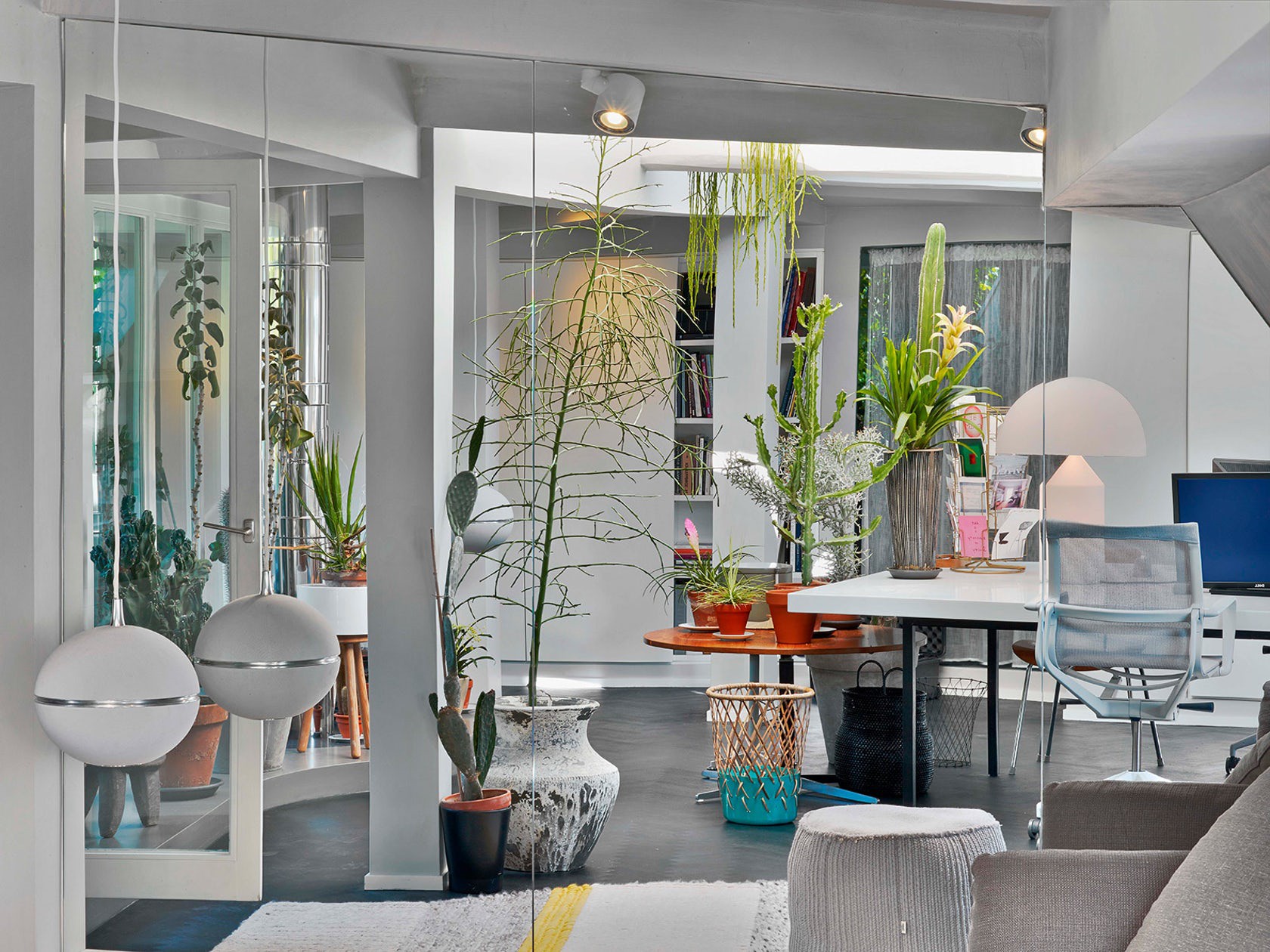 Ngắm ngôi nhà phòng nào cũng ấn tượng nhờ nội thất không đụng hàng - Ảnh 8. Ngắm ngôi nhà phòng nào cũng ấn tượng nhờ nội thất không đụng hàng - Ảnh 8.