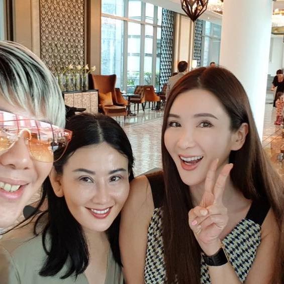 Jamie Chua - bà hoàng sở hữu nhiều túi Hermes nhất thế giới lộ nhan sắc khác lạ, cằm ngày càng dài ngoằng và nụ cười gượng gạo vô hồn - Ảnh 5.