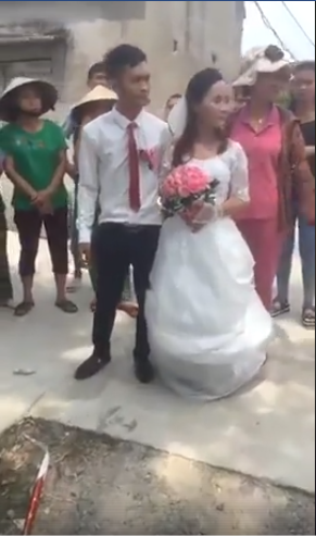 Thông tin đằng sau đám cưới làng quê gây bão MXH vì chú rể kém cô dâu 10 tuổi - Ảnh 3.