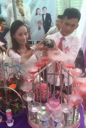 Thông tin đằng sau đám cưới làng quê gây bão MXH vì chú rể kém cô dâu 10 tuổi - Ảnh 7.