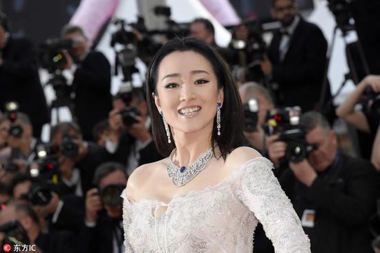 Các người đẹp vô danh Hoa ngữ chi bao nhiêu tiền để được đi thảm đỏ Cannes? - Ảnh 12. Các người đẹp vô danh Hoa ngữ chi bao nhiêu tiền để được đi thảm đỏ Cannes? - Ảnh 12.