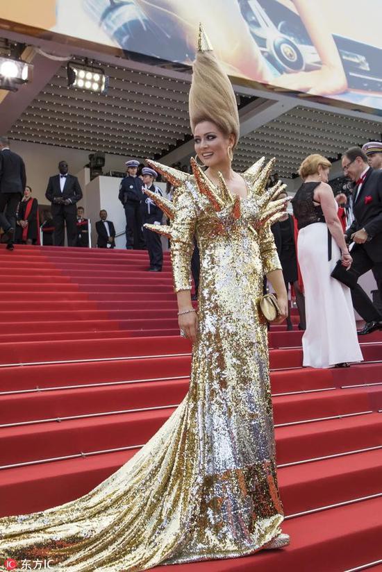 Các người đẹp vô danh Hoa ngữ chi bao nhiêu tiền để được đi thảm đỏ Cannes? - Ảnh 7. Các người đẹp vô danh Hoa ngữ chi bao nhiêu tiền để được đi thảm đỏ Cannes? - Ảnh 7.
