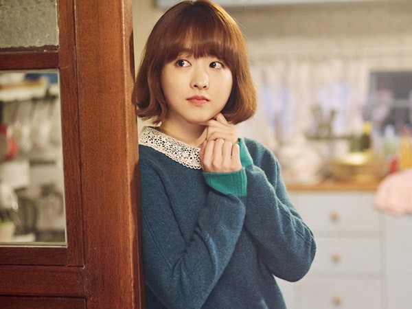 Ghen với Han Ji Min và Kim Hyun Joo, Park Bo Young bất ngờ gửi xe đồ ăn cho Park Hyung Sik - Ảnh 1.