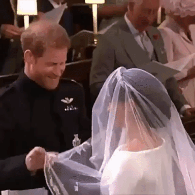Nhiều chị em hậm hực đòi cưới lại chỉ vì những biểu cảm này của Hoàng tử Harry trong đám cưới - Ảnh 7.