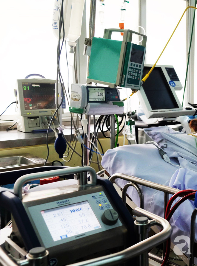 Bệnh viện tại TP.HCM cứu sống bà mẹ ba con bị virus tấn công vào tim bằng kỹ thuật ECMO nhanh nhất từ trước đến nay - Ảnh 3.
