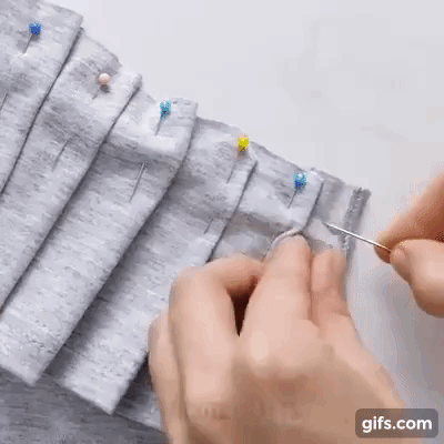 Lỡ tay làm hỏng chiếc áo phông trong lúc ủi, cô gái có cách chữa cháy cực thông minh, chị em thi nhau học hỏi - Ảnh 4. Lỡ tay làm hỏng chiếc áo phông trong lúc ủi, cô gái có cách chữa cháy cực thông minh, chị em thi nhau học hỏi - Ảnh 4.