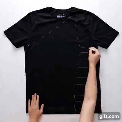 Lỡ tay làm hỏng chiếc áo phông trong lúc ủi, cô gái có cách chữa cháy cực thông minh, chị em thi nhau học hỏi - Ảnh 8. Lỡ tay làm hỏng chiếc áo phông trong lúc ủi, cô gái có cách chữa cháy cực thông minh, chị em thi nhau học hỏi - Ảnh 8.