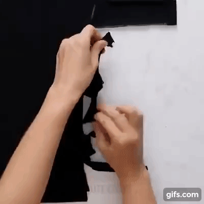 Lỡ tay làm hỏng chiếc áo phông trong lúc ủi, cô gái có cách chữa cháy cực thông minh, chị em thi nhau học hỏi - Ảnh 9. Lỡ tay làm hỏng chiếc áo phông trong lúc ủi, cô gái có cách chữa cháy cực thông minh, chị em thi nhau học hỏi - Ảnh 9.