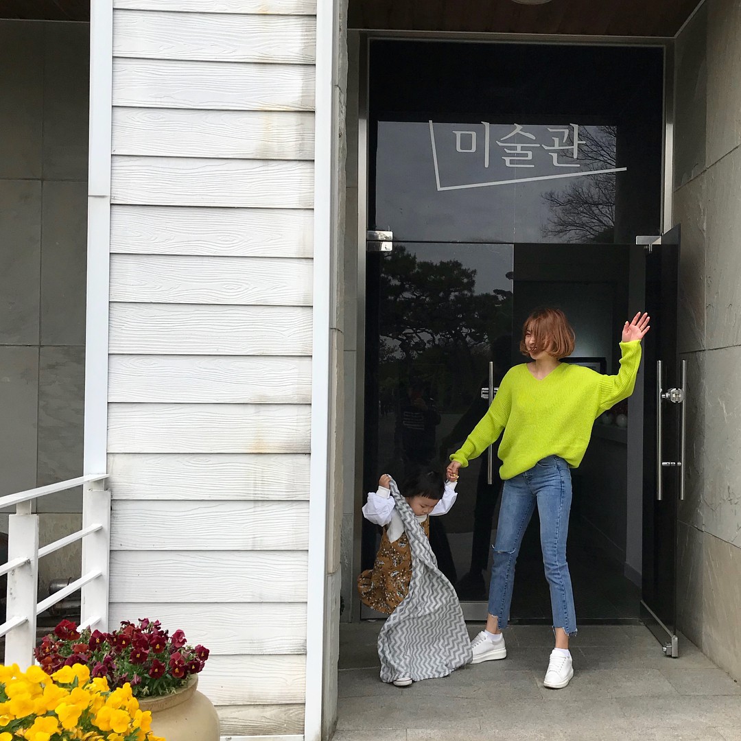 Chân dung xinh như hot girl của bà mẹ suốt ngày chụp ảnh dìm con trên MXH - Ảnh 6. Chân dung xinh như hot girl của bà mẹ suốt ngày chụp ảnh dìm con trên MXH - Ảnh 6.