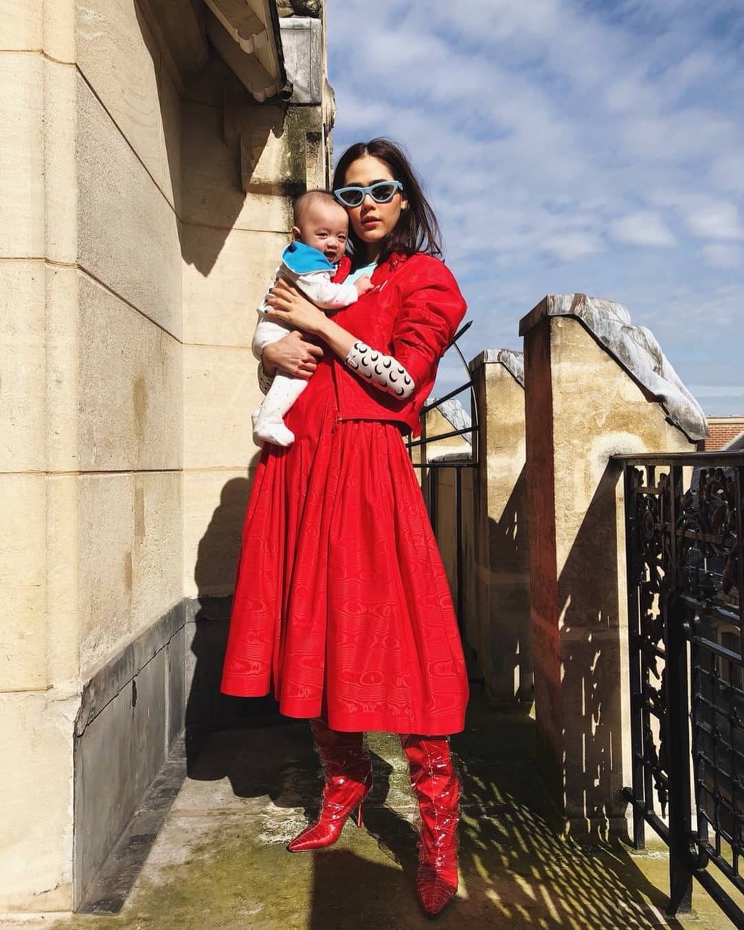 “Nữ hoàng” thướt tha trên thảm đỏ, nhưng Chompoo Araya lại có gu thời trang cực “men” ngoài đời - Ảnh 15. “Nữ hoàng” thướt tha trên thảm đỏ, nhưng Chompoo Araya lại có gu thời trang cực “men” ngoài đời - Ảnh 15.