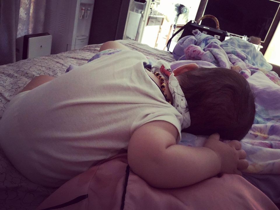 Cuối tuần của các hot mom: mẹ 4 con Hằng Túi khoe nhan sắc bầu bí trong veo, Huyền Baby diện đồ hiệu sang chảnh ngút ngàn - Ảnh 1. Cuối tuần của các hot mom: mẹ 4 con Hằng Túi khoe nhan sắc bầu bí trong veo, Huyền Baby diện đồ hiệu sang chảnh ngút ngàn - Ảnh 1.