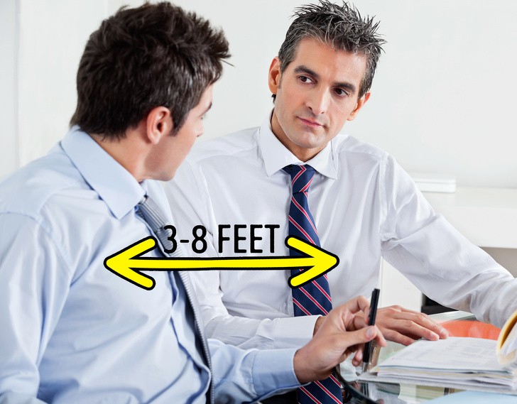 Những hành động khiến chị em dù mặc rất sang chảnh nhưng vẫn bị coi là kém duyên ở chốn công sở - Ảnh 4. Những hành động khiến chị em dù mặc rất sang chảnh nhưng vẫn bị coi là kém duyên ở chốn công sở - Ảnh 4.