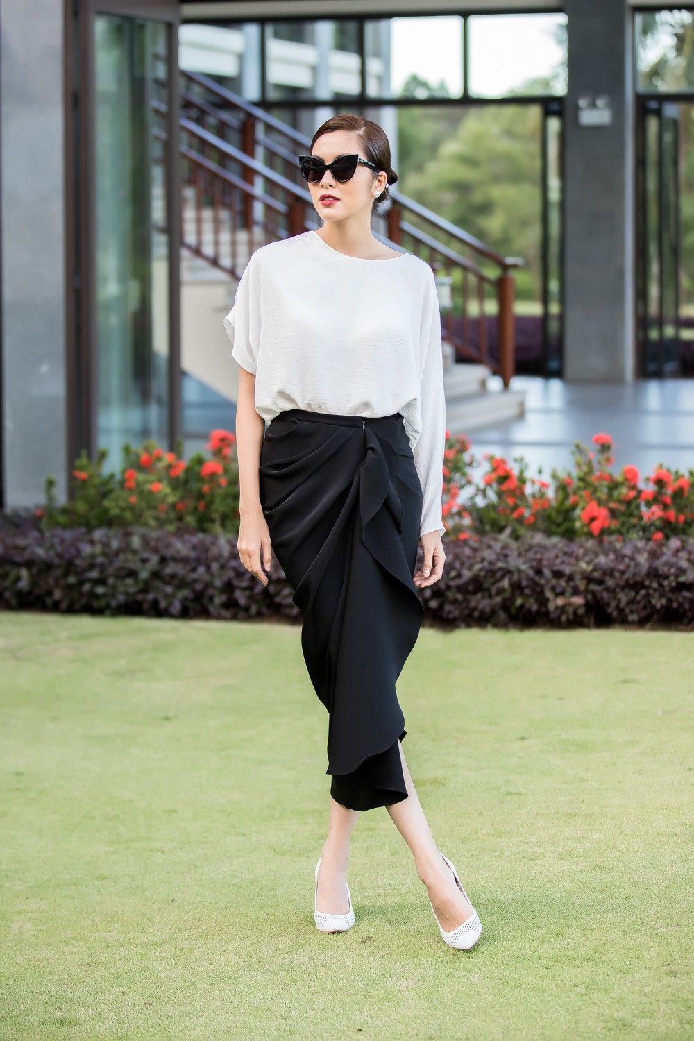 Cùng 1 thảm đỏ: Kỳ Duyên nóng bỏng, Hương Giang kiêu sa trong khi Hà Tăng giản dị mà vẫn đẹp chẳng ai bằng - Ảnh 2. Cùng 1 thảm đỏ: Kỳ Duyên nóng bỏng, Hương Giang kiêu sa trong khi Hà Tăng giản dị mà vẫn đẹp chẳng ai bằng - Ảnh 2.