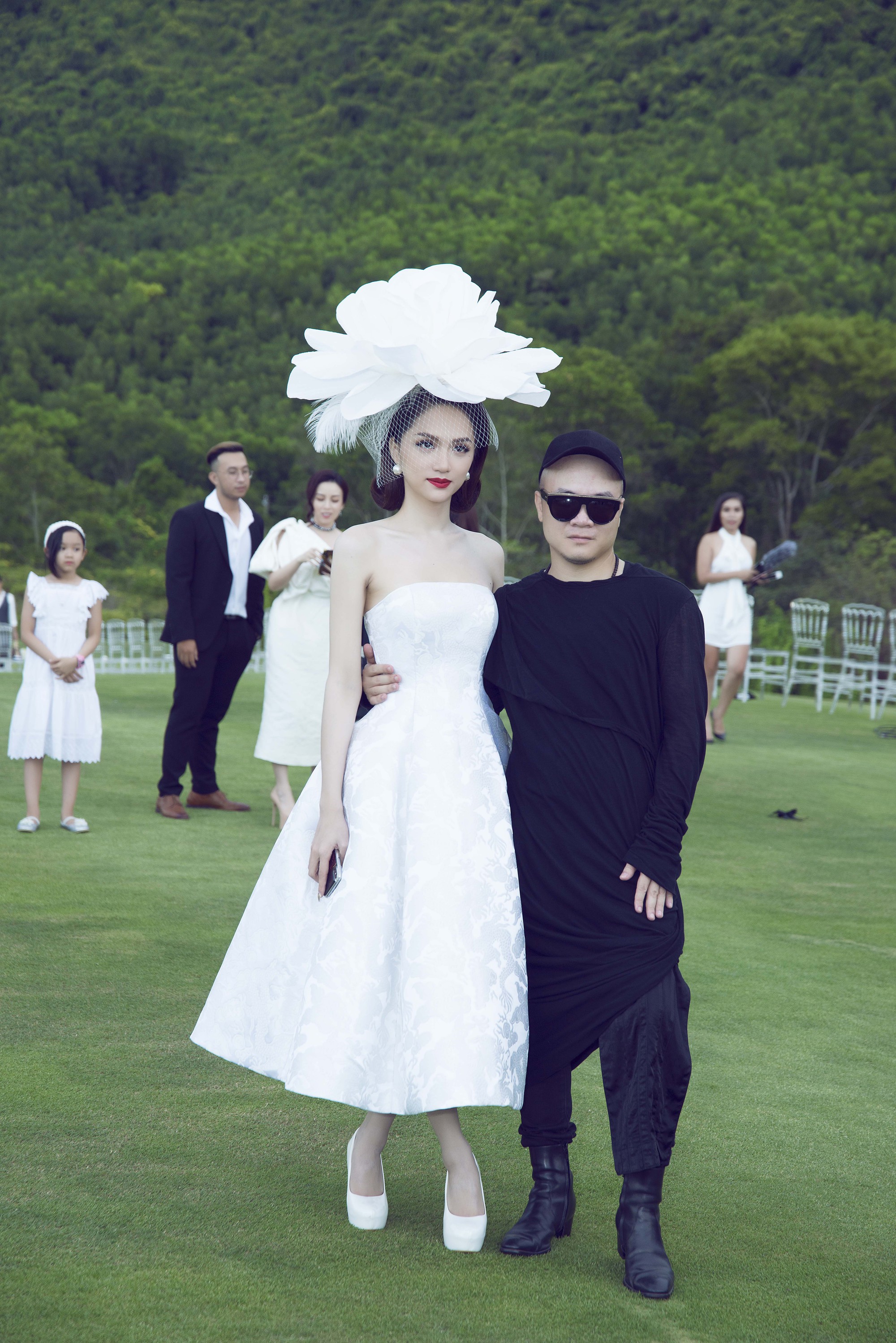 Cùng 1 thảm đỏ: Kỳ Duyên nóng bỏng, Hương Giang kiêu sa trong khi Hà Tăng giản dị mà vẫn đẹp chẳng ai bằng - Ảnh 8. Cùng 1 thảm đỏ: Kỳ Duyên nóng bỏng, Hương Giang kiêu sa trong khi Hà Tăng giản dị mà vẫn đẹp chẳng ai bằng - Ảnh 8.