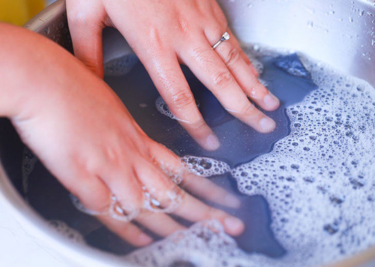 6 mẹo giặt áo ngực cực đơn giản giúp chị em thoải mái hơn dù phải mặc chúng cả ngày - Ảnh 6. 6 mẹo giặt áo ngực cực đơn giản giúp chị em thoải mái hơn dù phải mặc chúng cả ngày - Ảnh 6.