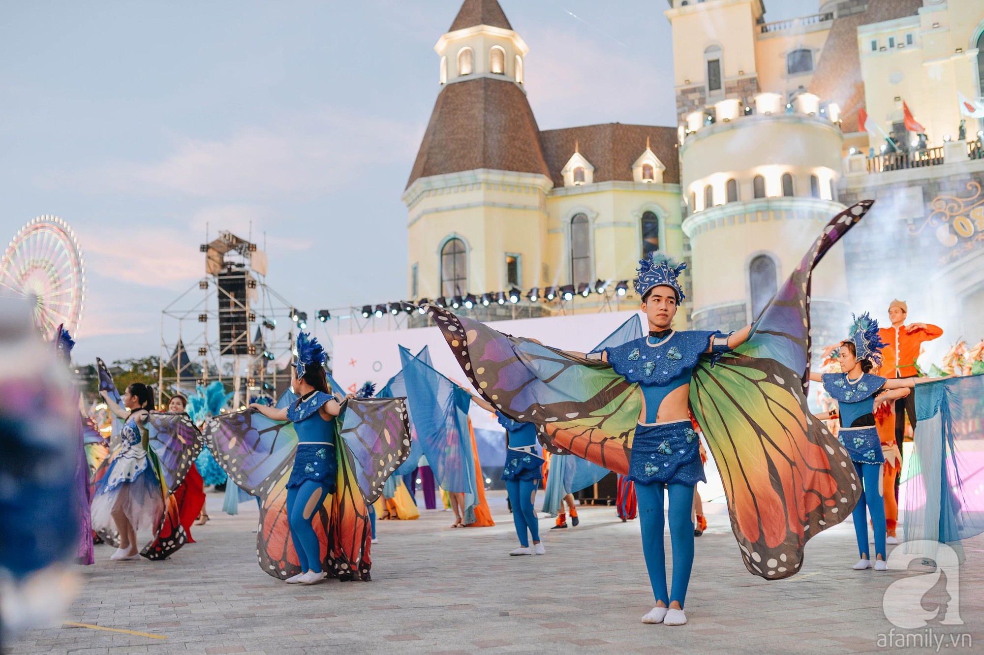 Ngẩn ngơ trước hàng trăm thiên thần nhí cùng nhau hội tụ về Liên hoan thiếu nhi Quốc Tế. - Ảnh 5. Ngẩn ngơ trước hàng trăm thiên thần nhí cùng nhau hội tụ về Liên hoan thiếu nhi Quốc Tế. - Ảnh 5.