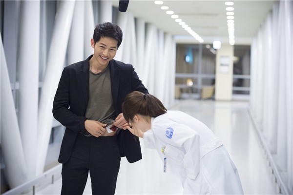 Để ý mới thấy Jung Hae In và Son Ye Jin đang lặp lại kịch bản Song Song năm xưa, nhưng tình thế bị đảo ngược? - Ảnh 13.
