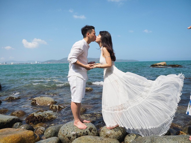 Cặp đôi ngẫu nhiên quen rồi cưới nhau, mọi chuyện đều xoay quanh chiếc ô vàng đặc biệt - Ảnh 4.