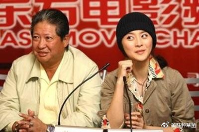 SỐC: Phạm Băng Băng lộ ảnh cho con bú, blogger bị yêu cầu bồi thường 1,8 tỷ đồng? - Ảnh 2. SỐC: Phạm Băng Băng lộ ảnh cho con bú, blogger bị yêu cầu bồi thường 1,8 tỷ đồng? - Ảnh 2.