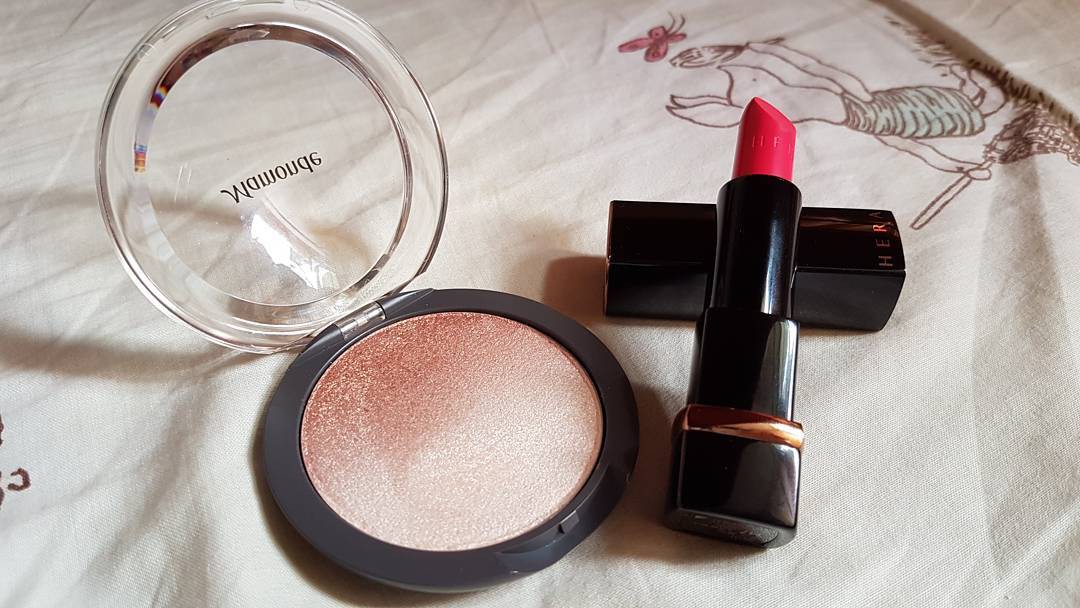 7 thỏi son được các mỹ nhân trong loạt phim Hàn đình đám lăng xê và màu nào cũng hợp công sở - Ảnh 2. 7 thỏi son được các mỹ nhân trong loạt phim Hàn đình đám lăng xê và màu nào cũng hợp công sở - Ảnh 2.