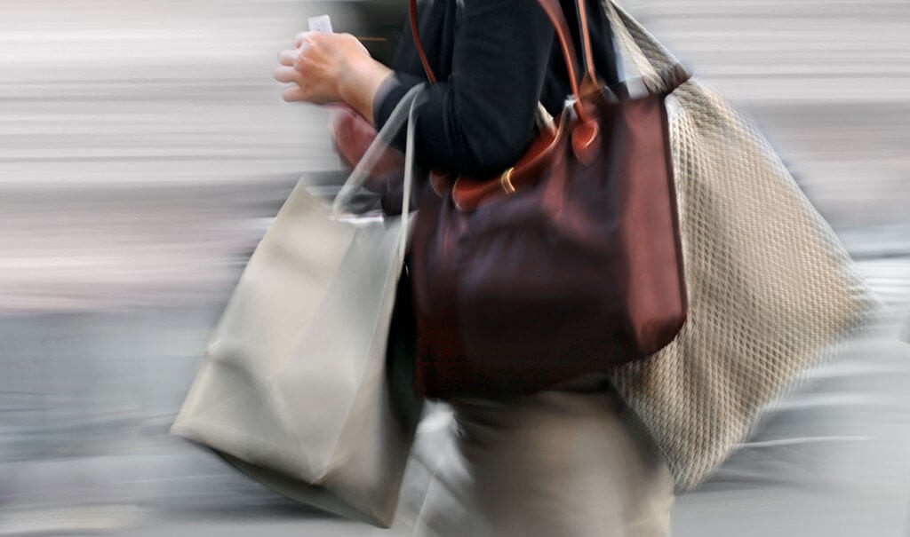 Đây là 5 nguyên nhân dẫn đến cơn đau tức vòng 1 khiến hội con gái cảm thấy khó chịu - Ảnh 3. Đây là 5 nguyên nhân dẫn đến cơn đau tức vòng 1 khiến hội con gái cảm thấy khó chịu - Ảnh 3.