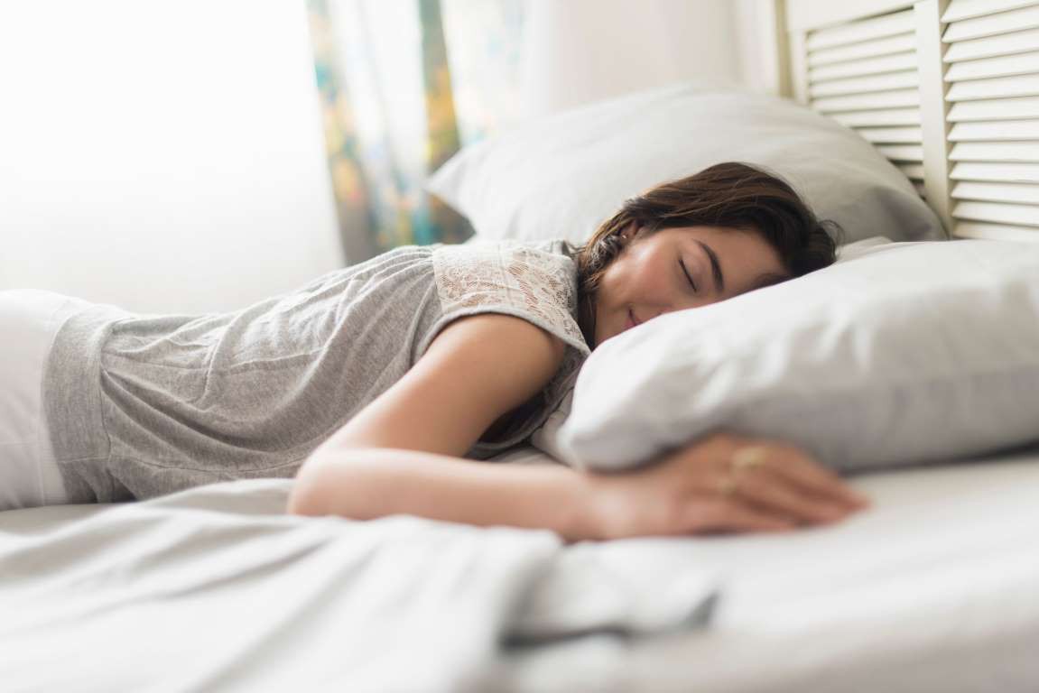 Tưởng vô hại nhưng đây lại là những thói quen âm thầm tàn phá tuổi xuân của hội con gái - Ảnh 2. Tưởng vô hại nhưng đây lại là những thói quen âm thầm tàn phá tuổi xuân của hội con gái - Ảnh 2.