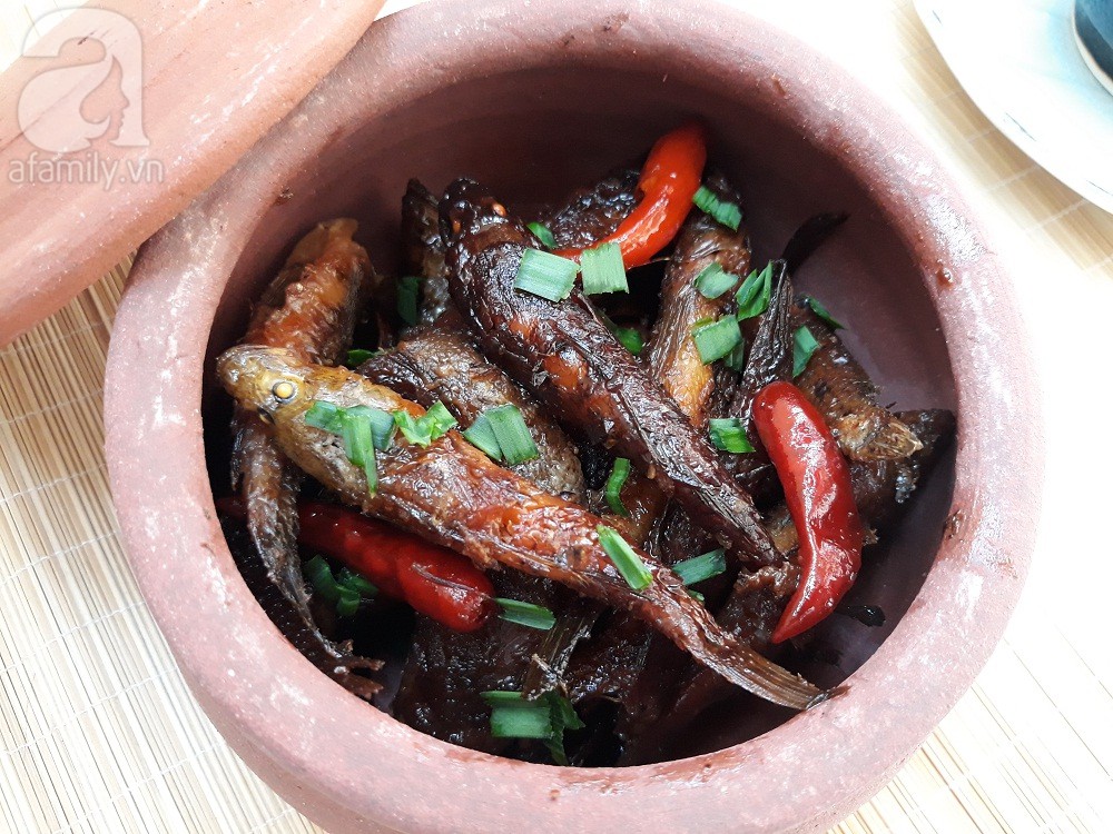 Cá bống kho nước dừa ngon thế này thì ăn với cơm bấy nhiêu cũng hết - Ảnh 6.