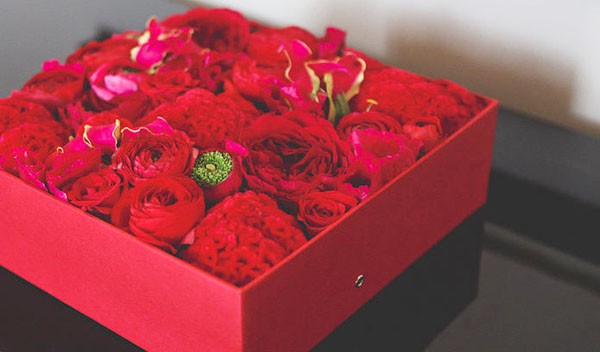 Không cần ra tiệm nữa bạn có thể tự cắm hoa hồng trong hộp siêu đẹp - Ảnh 7.