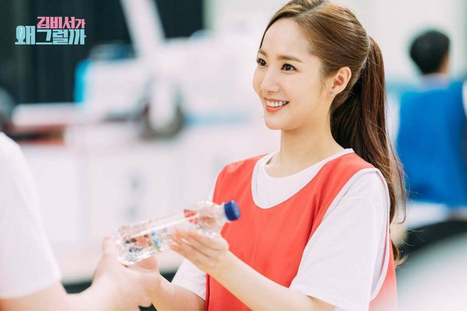 4 chiêu làm phồng tóc đuôi ngựa nhanh gọn mà đẹp hệt như thư ký  Park Min Young - Ảnh 6.