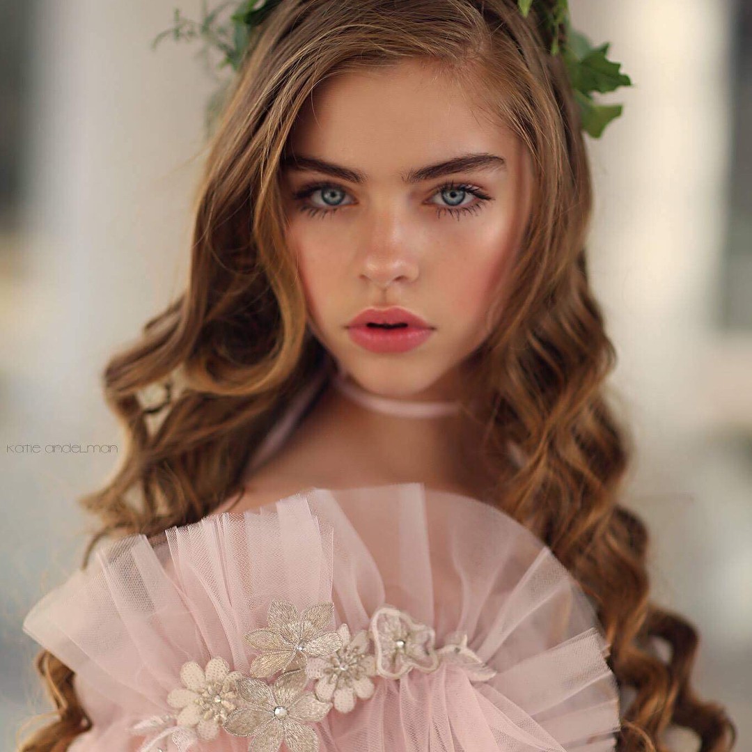 5 bé gái từng được mệnh danh là xinh đẹp nhất thế giới bây giờ ra sao? - Ảnh 22. 5 bé gái từng được mệnh danh là xinh đẹp nhất thế giới bây giờ ra sao? - Ảnh 22.