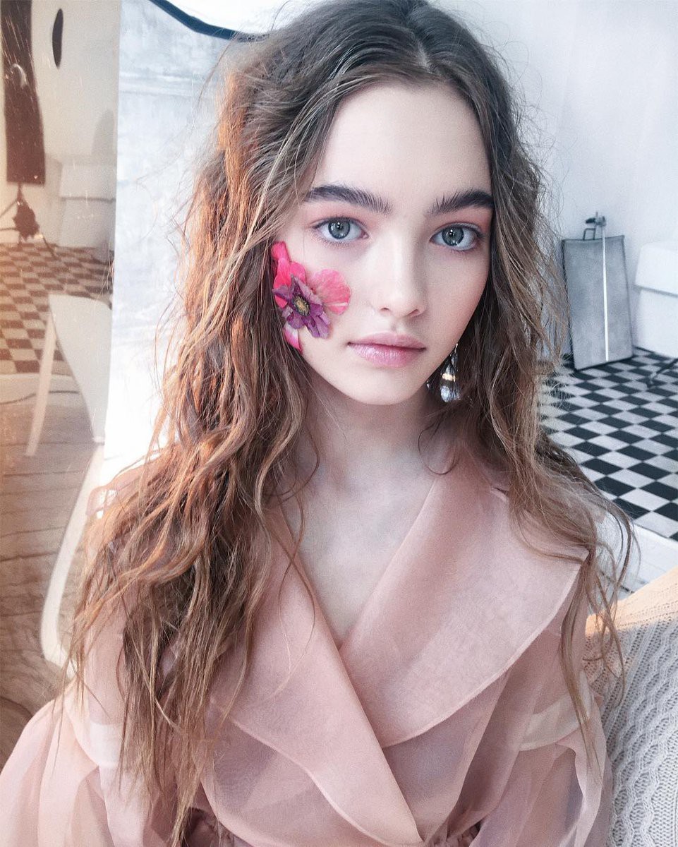 5 bé gái từng được mệnh danh là xinh đẹp nhất thế giới bây giờ ra sao? - Ảnh 14. 5 bé gái từng được mệnh danh là xinh đẹp nhất thế giới bây giờ ra sao? - Ảnh 14.